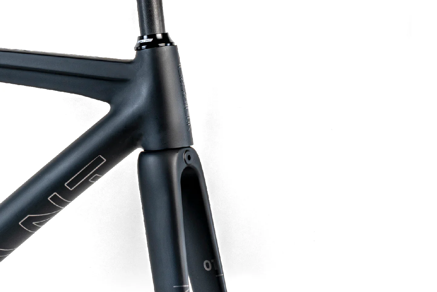 TYRANT MONARCH SATIN BLACK - Image 3